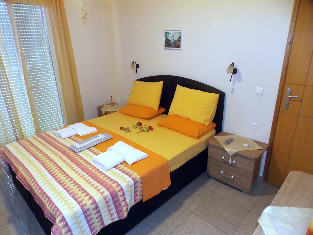 Nikos Apartments Órmosz Panajász Szoba fotó